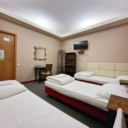 Helvetia Plus B&B - Private Rooms And Apartments Varšava Exteriér fotografie