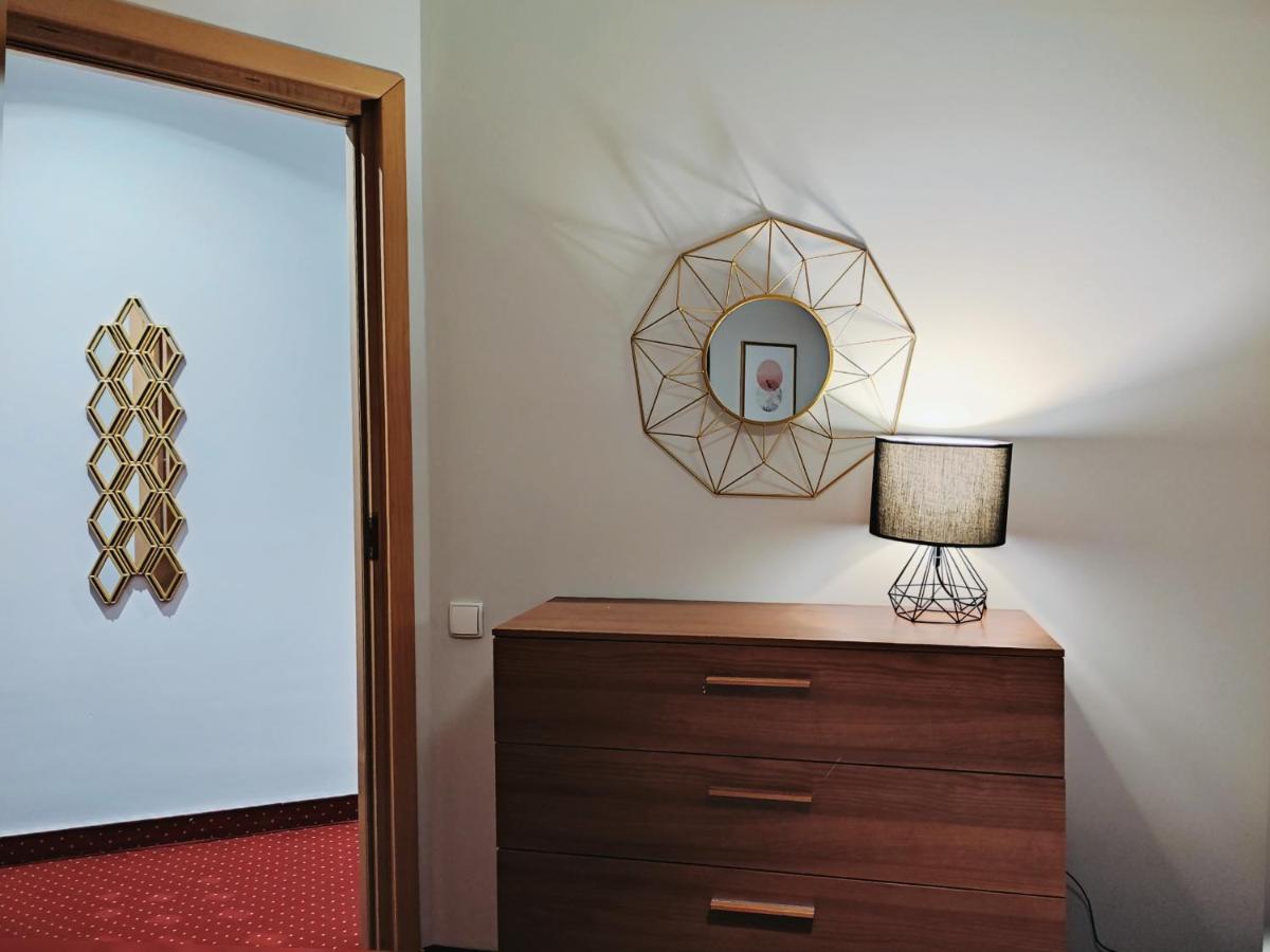 Helvetia Plus B&B - Private Rooms And Apartments Varšava Exteriér fotografie