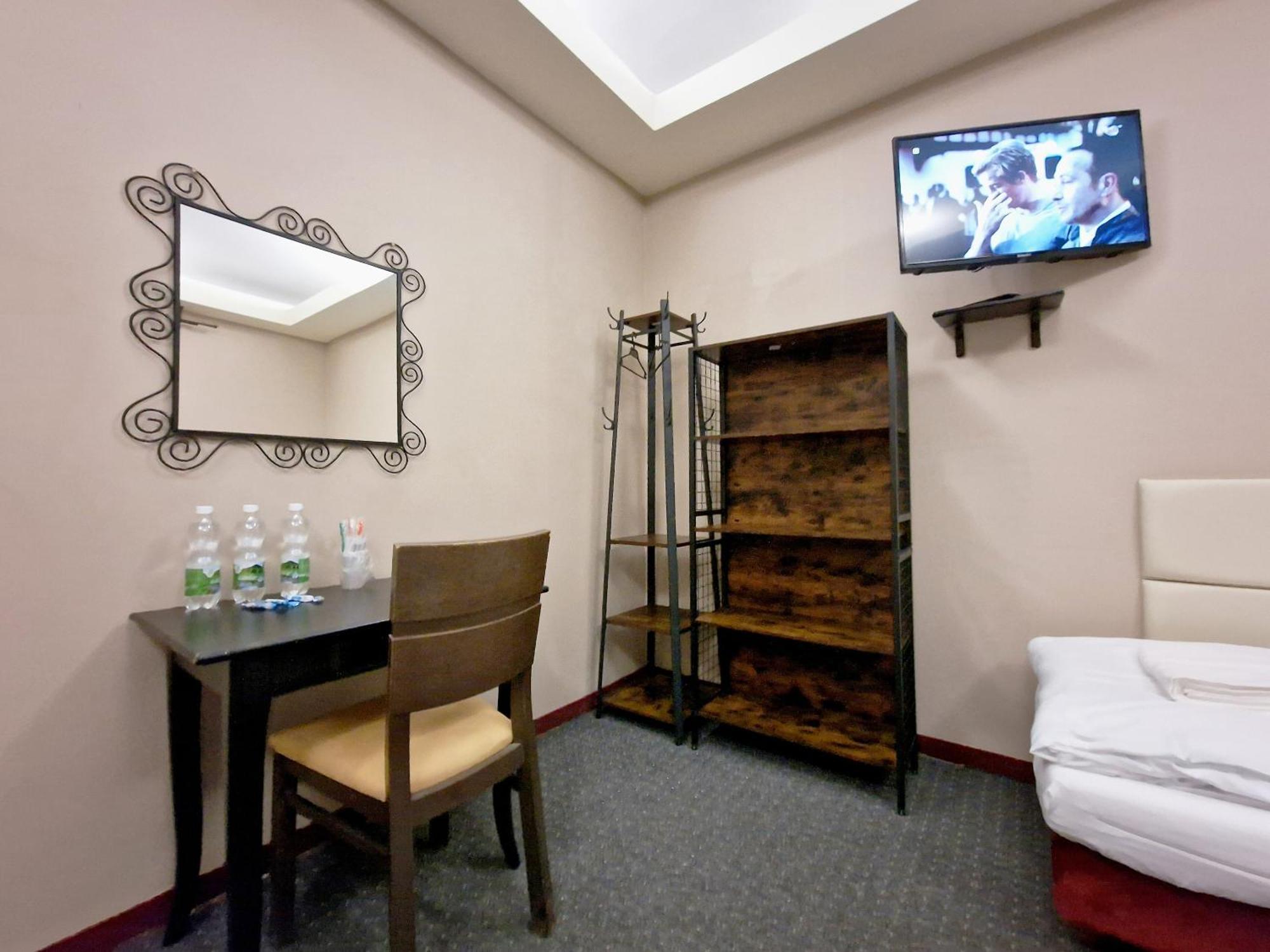 Helvetia Plus B&B - Private Rooms And Apartments Varšava Exteriér fotografie